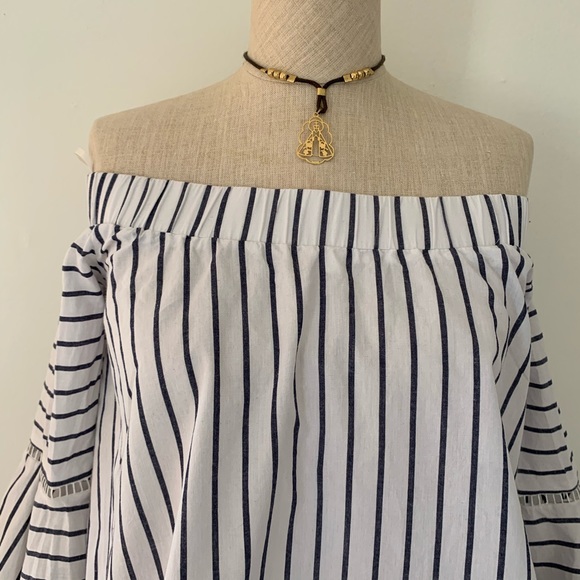 Tops - strapless top !!